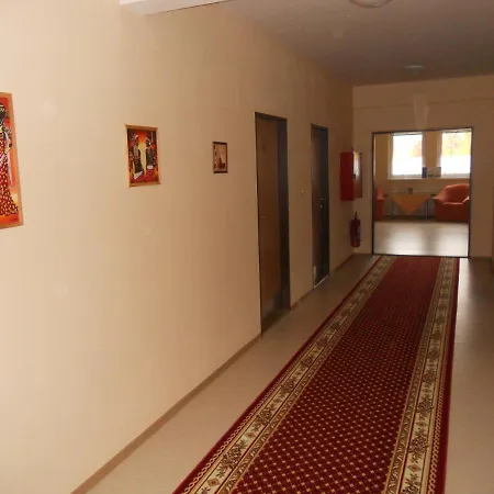 Madona موتيل 2*